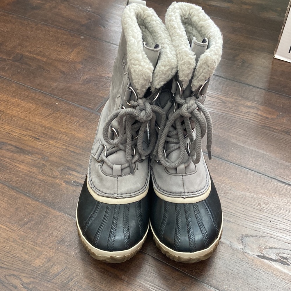 Sorel Waterproof ladies boots- size 7 - Picture 5 of 8